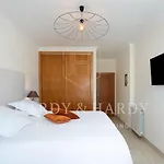 H&h - Rare Chic & Cosy With Wonderful Sea Views, Near To Meia And Center 아파트 *