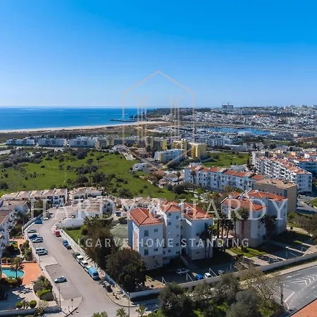 H&h: Chic Seaside Near Meia Apartment