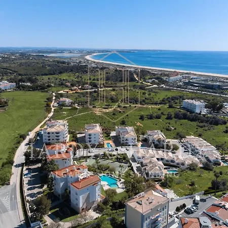 H&h: Chic Seaside Near Meia Apartment *