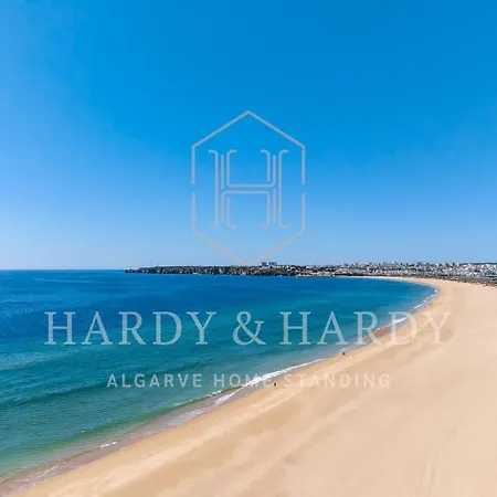 H&h: Chic Seaside Near Meia *