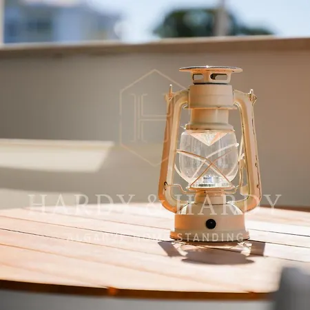 H&h: Chic Seaside Near Meia