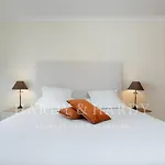 Apartment H&h - Rare Chic & Cosy With Wonderful Sea Views, Near To Meia And Center Lagos